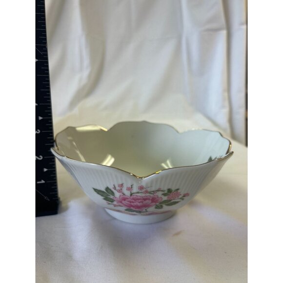 Mingei Japan Vintage Porcelain Floral Bowl With Gold Trim Scalloped Edge 5" Diam - Picture 2 of 2